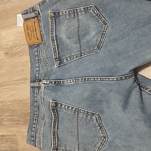 Levi's signature famous riveted strength regular traditional. Size 34/30 - Picture 4 of 5